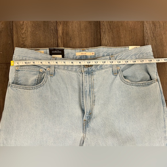 NWT. Levi’s Premium denim. Baggy Dad, mid rise, loose, straight leg. Size 32x32 - Picture 2 of 6